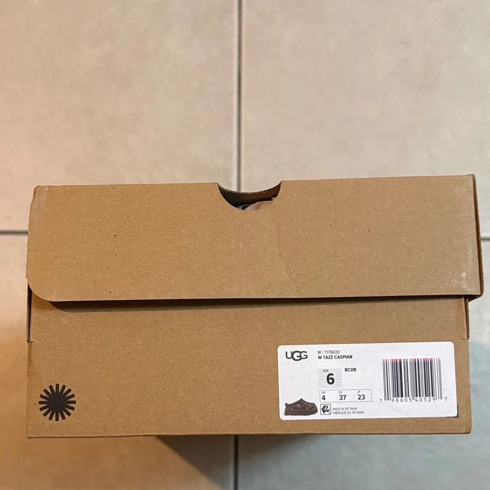 UGG Tazz Captain Slippers - Picture 5 of 5